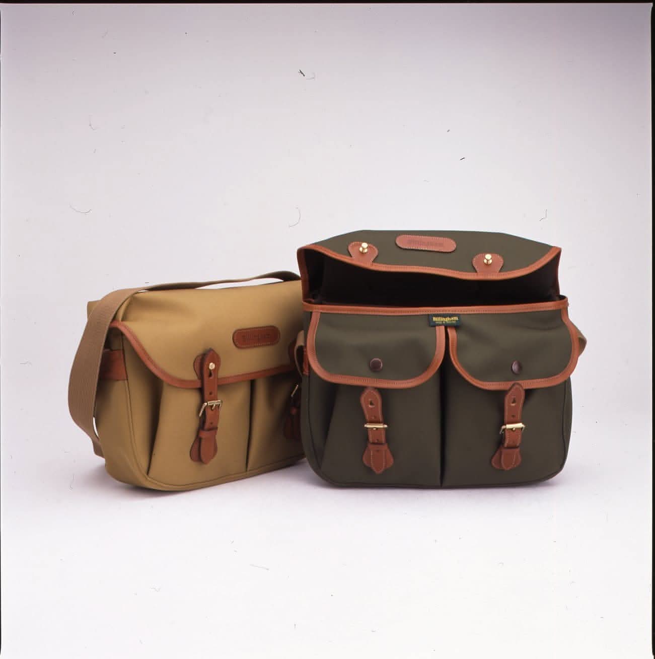Billingham Photo Hadley - Black Canvas / Black Leather