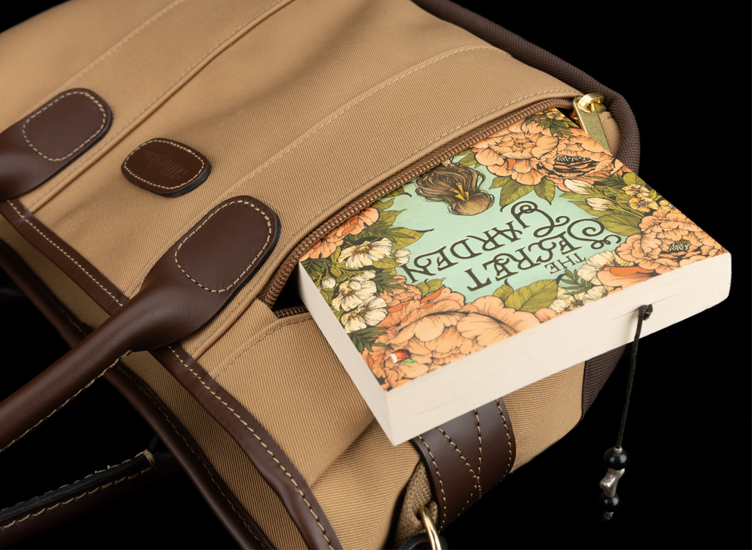 External front pocket on Key Grip