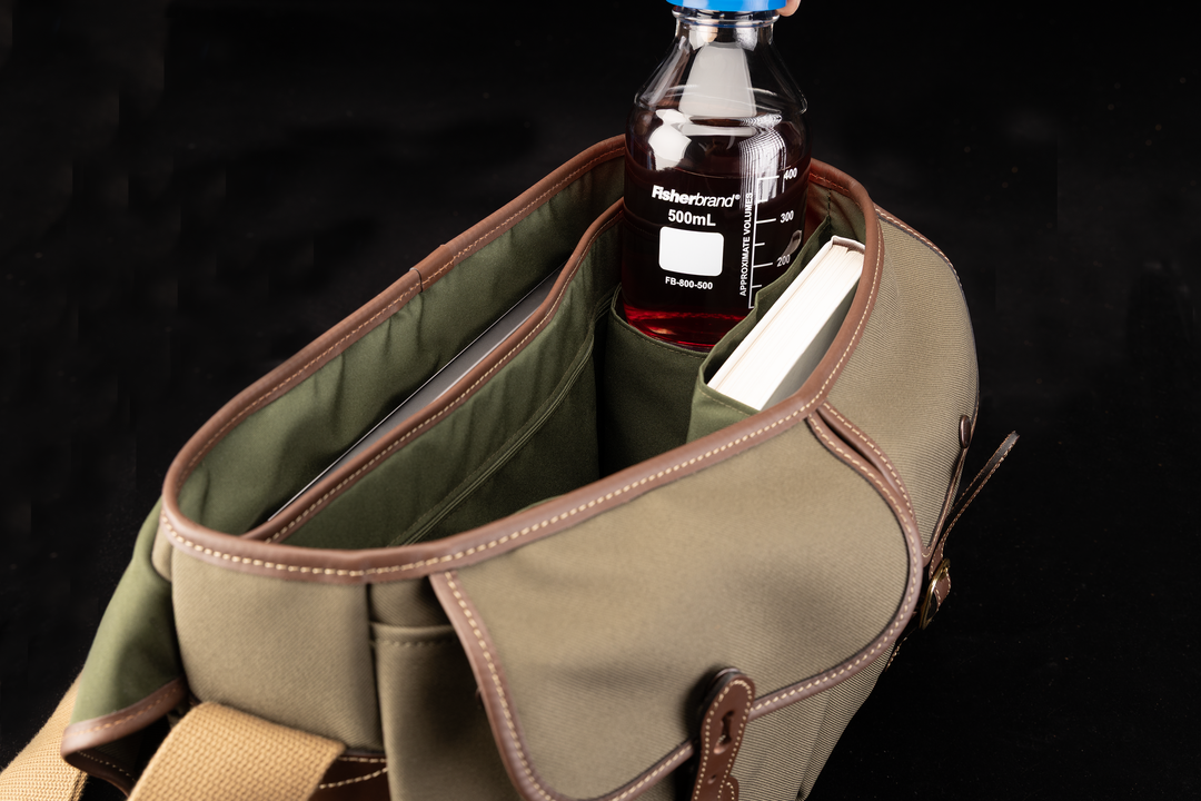 Icon Messenger Bag with bottle 